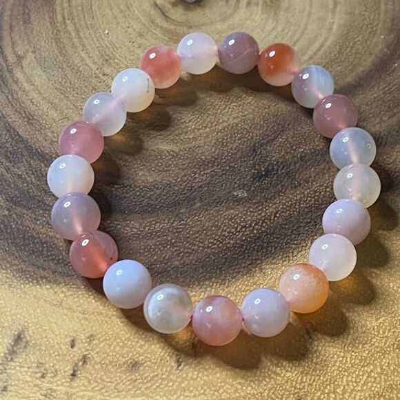 Yuan yuan Agate bracelet striped layers light rainbow colors stretch 10mm 7.5” n - Picture 9 of 10